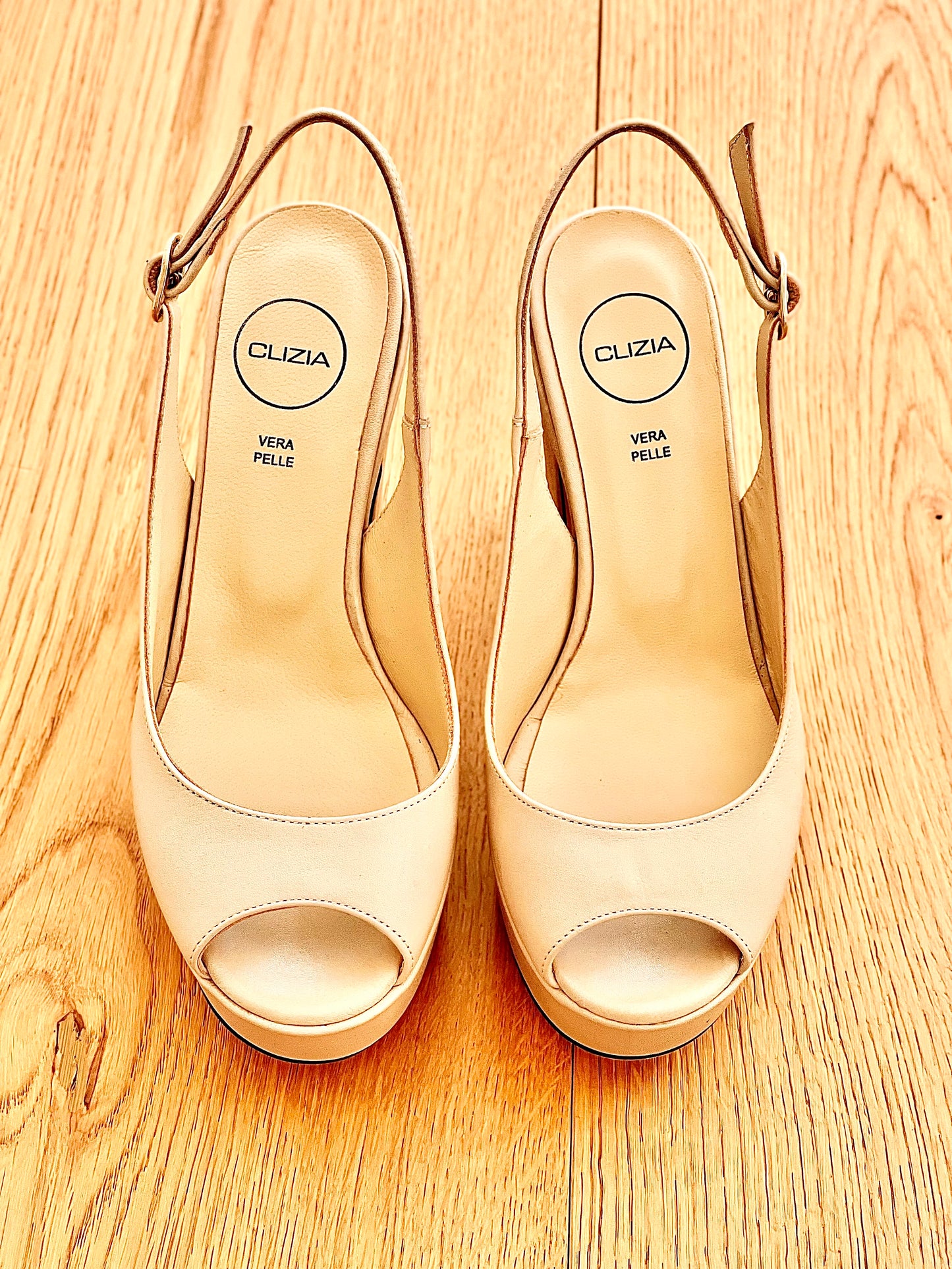 HELLEN BEIGE LEATHER