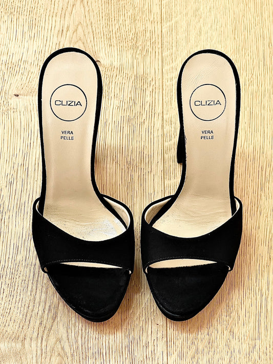 OSCAR BLACK SUEDE