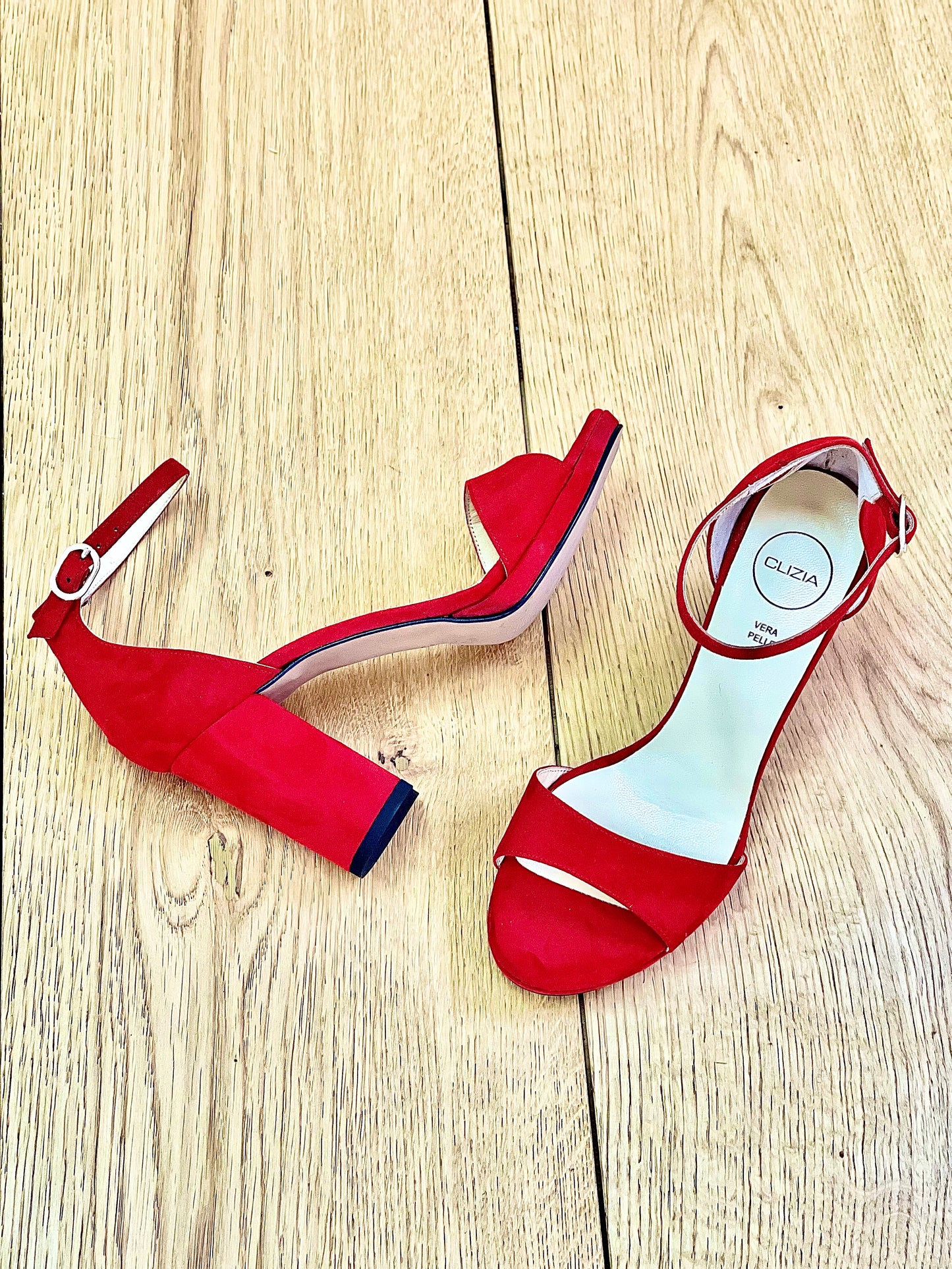 RED SUEDE MARA