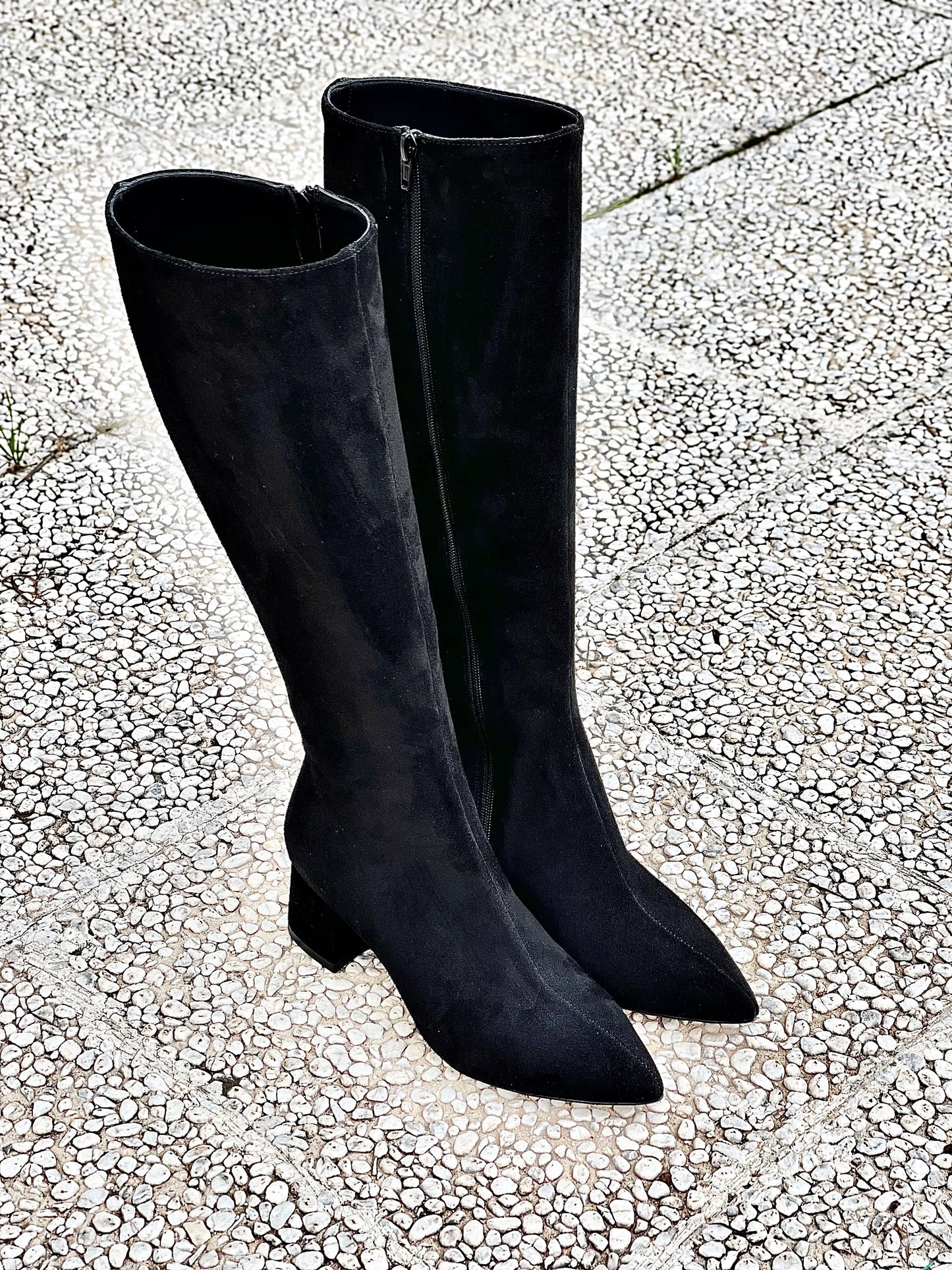 BOLIVIA BLACK SUEDE