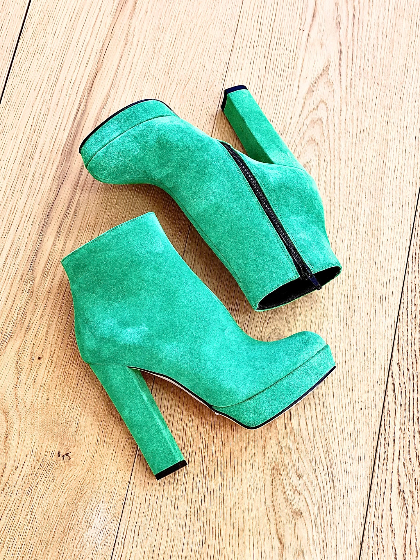 GREEN SUEDE BOB