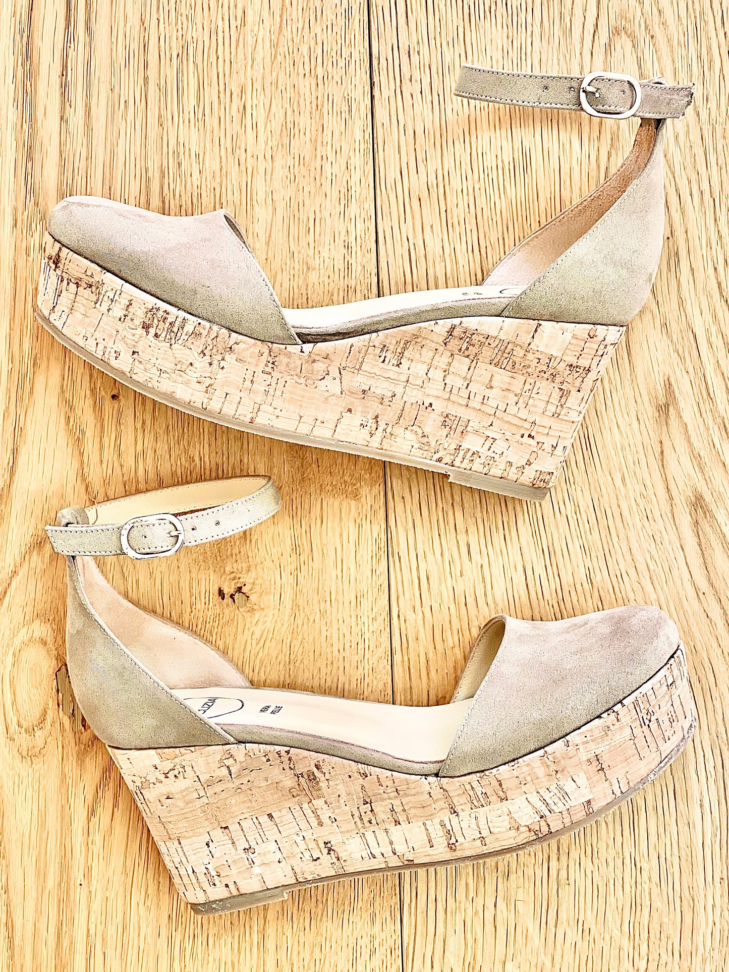 BEIGE SUEDE MANILA