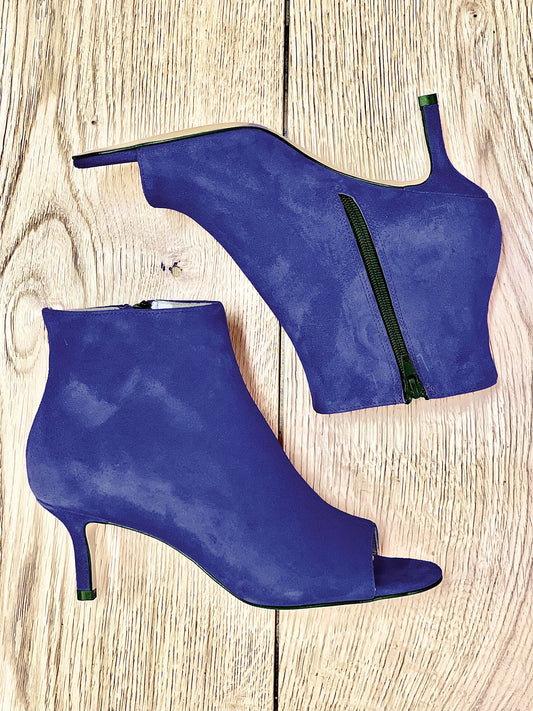 AFRICA BLUE SUEDE