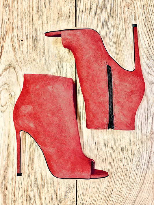 RED SUEDE PARIS