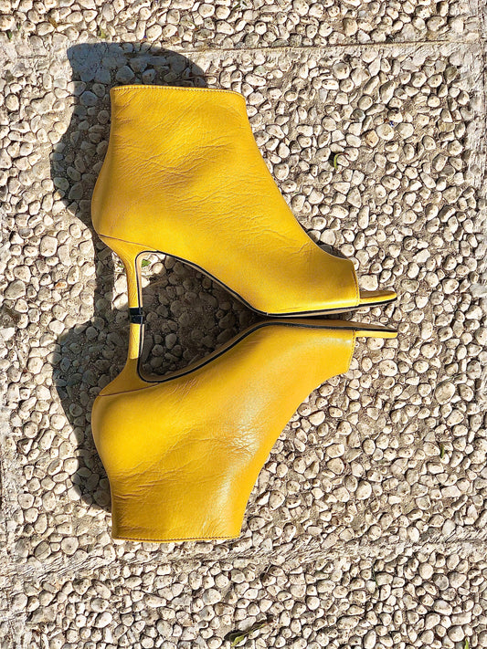 AFRICA YELLOW LEATHER