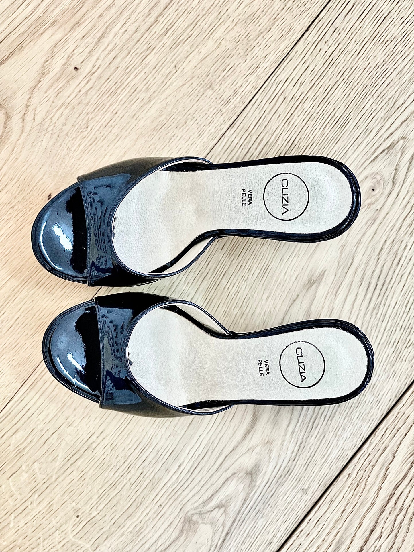 LIPSEY BLACK PATENT LEATHER