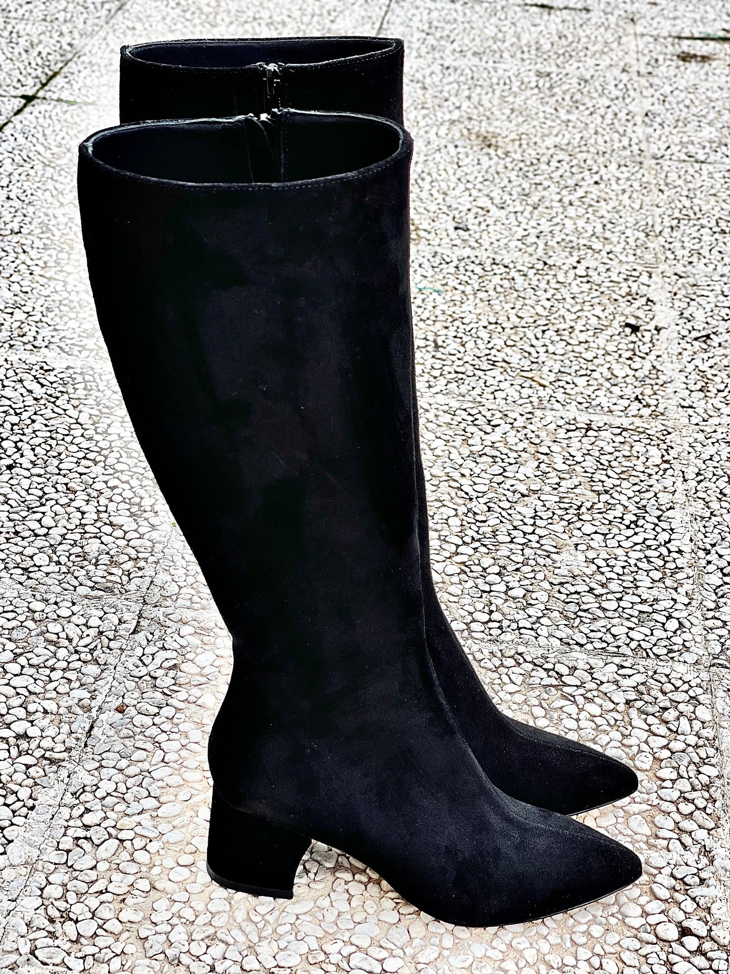 BOLIVIA BLACK SUEDE