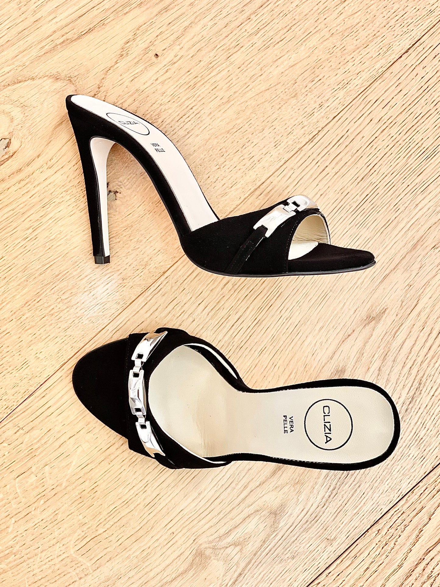 VELIKA BLACK SUEDE