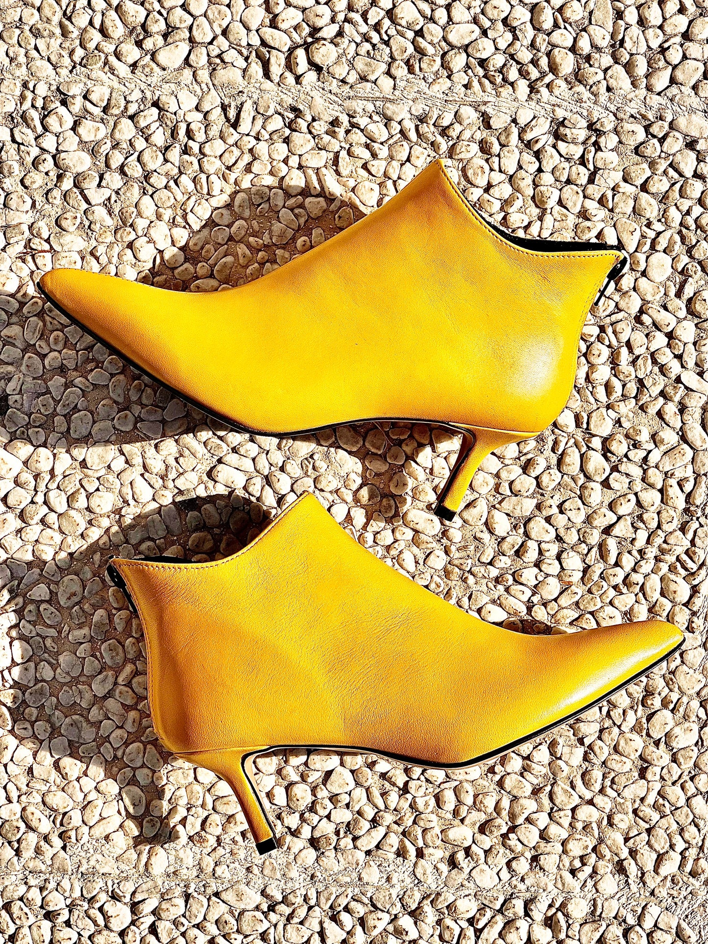 YELLOW GHITA