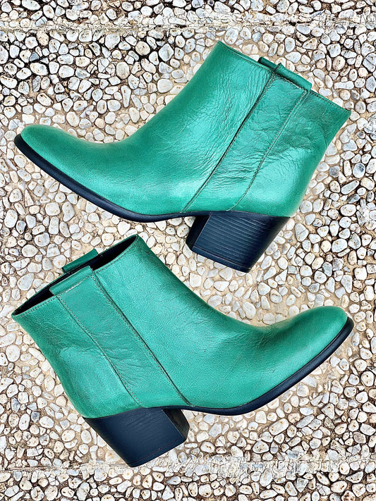 GREEN TESSA