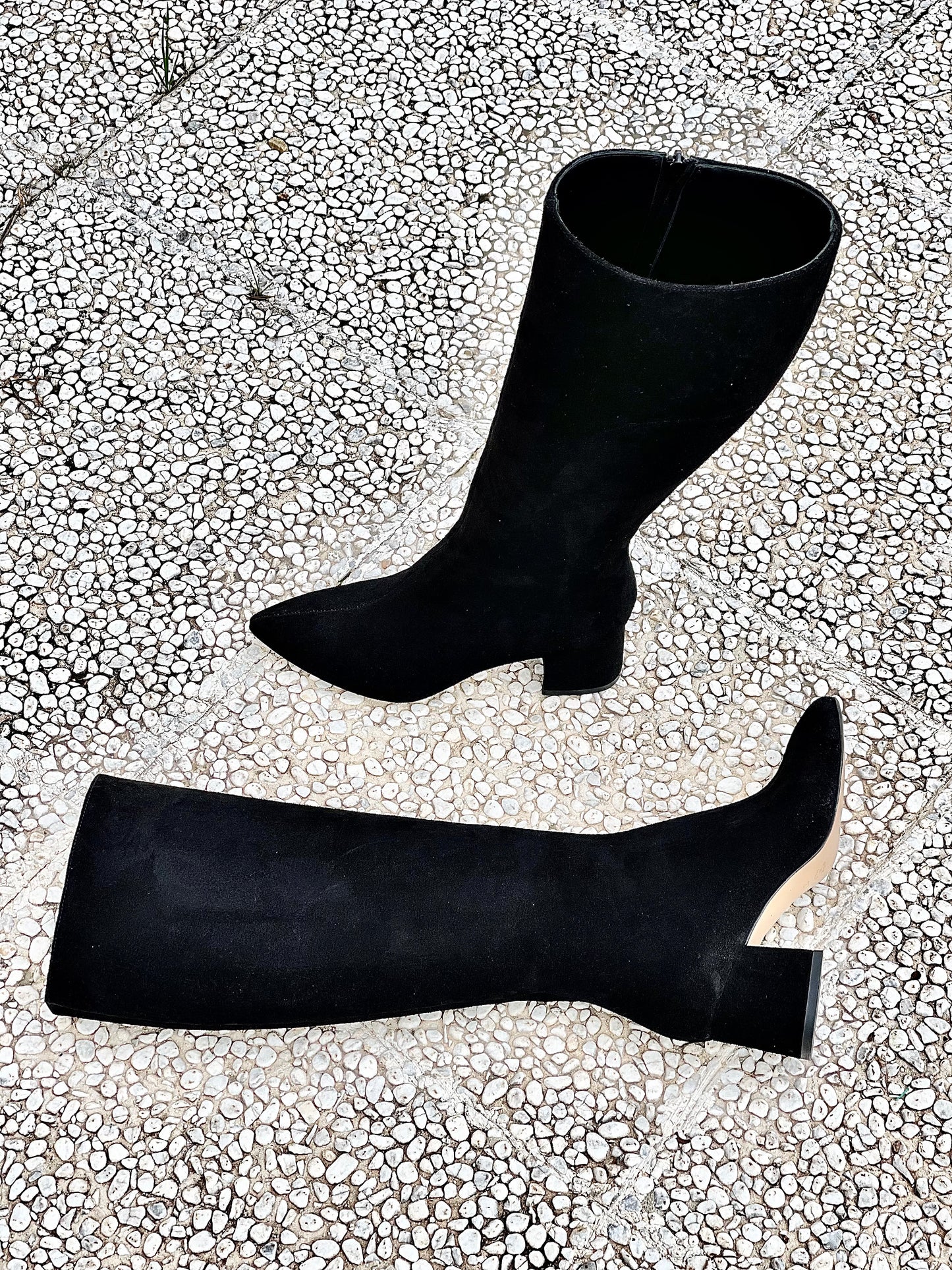 BOLIVIA BLACK SUEDE