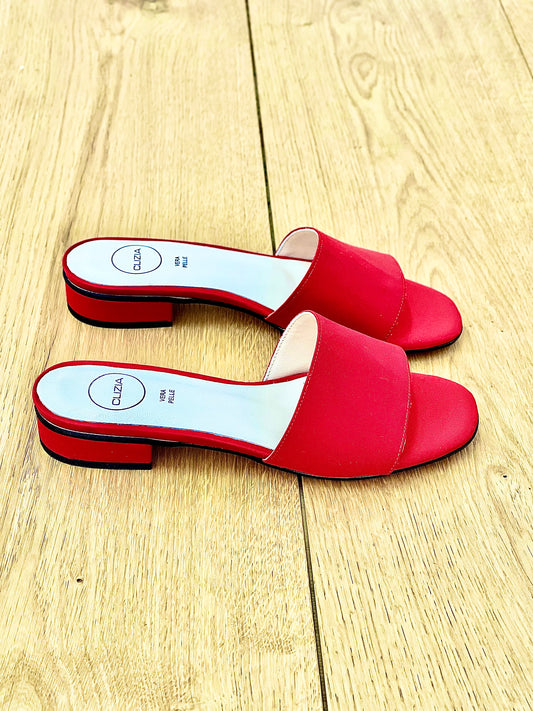 MANHATTAN SATIN RED