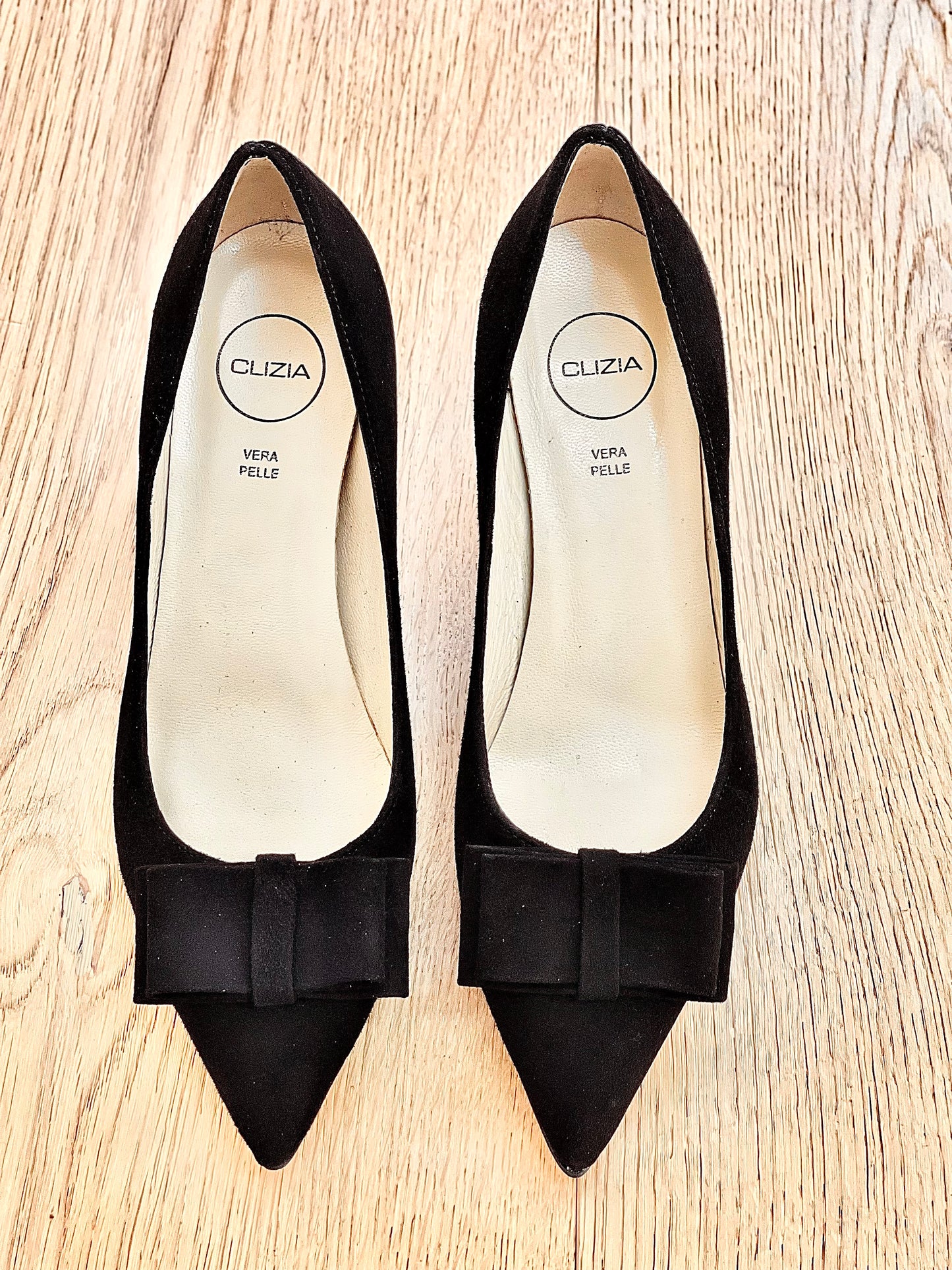 BLACK SUEDE MARTA