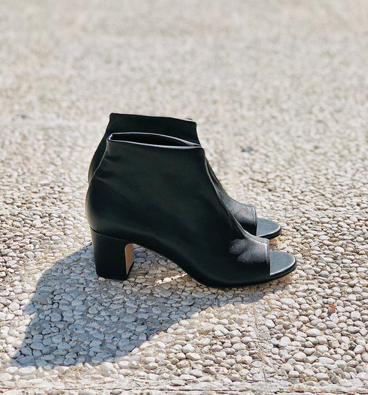 MALAK BLACK