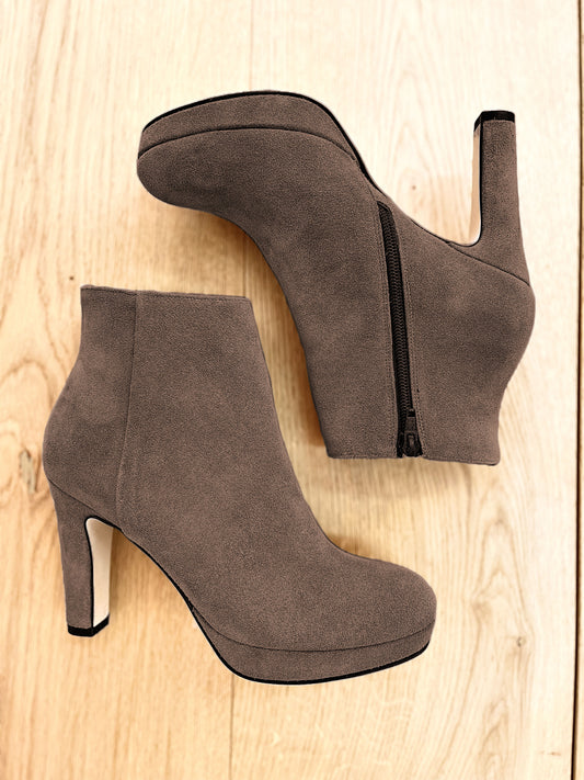 ERIK BROWN SUEDE
