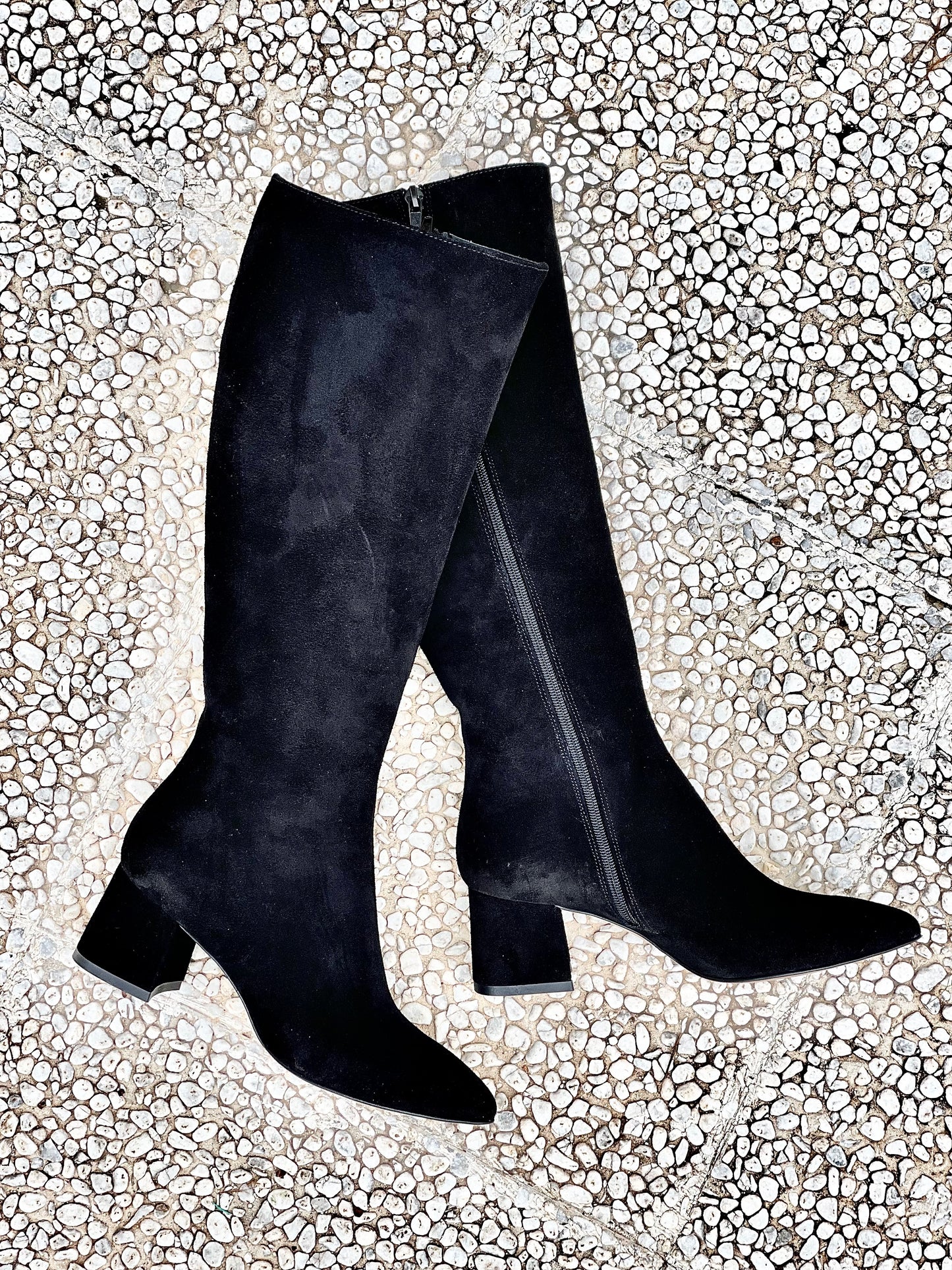 BOLIVIA BLACK SUEDE