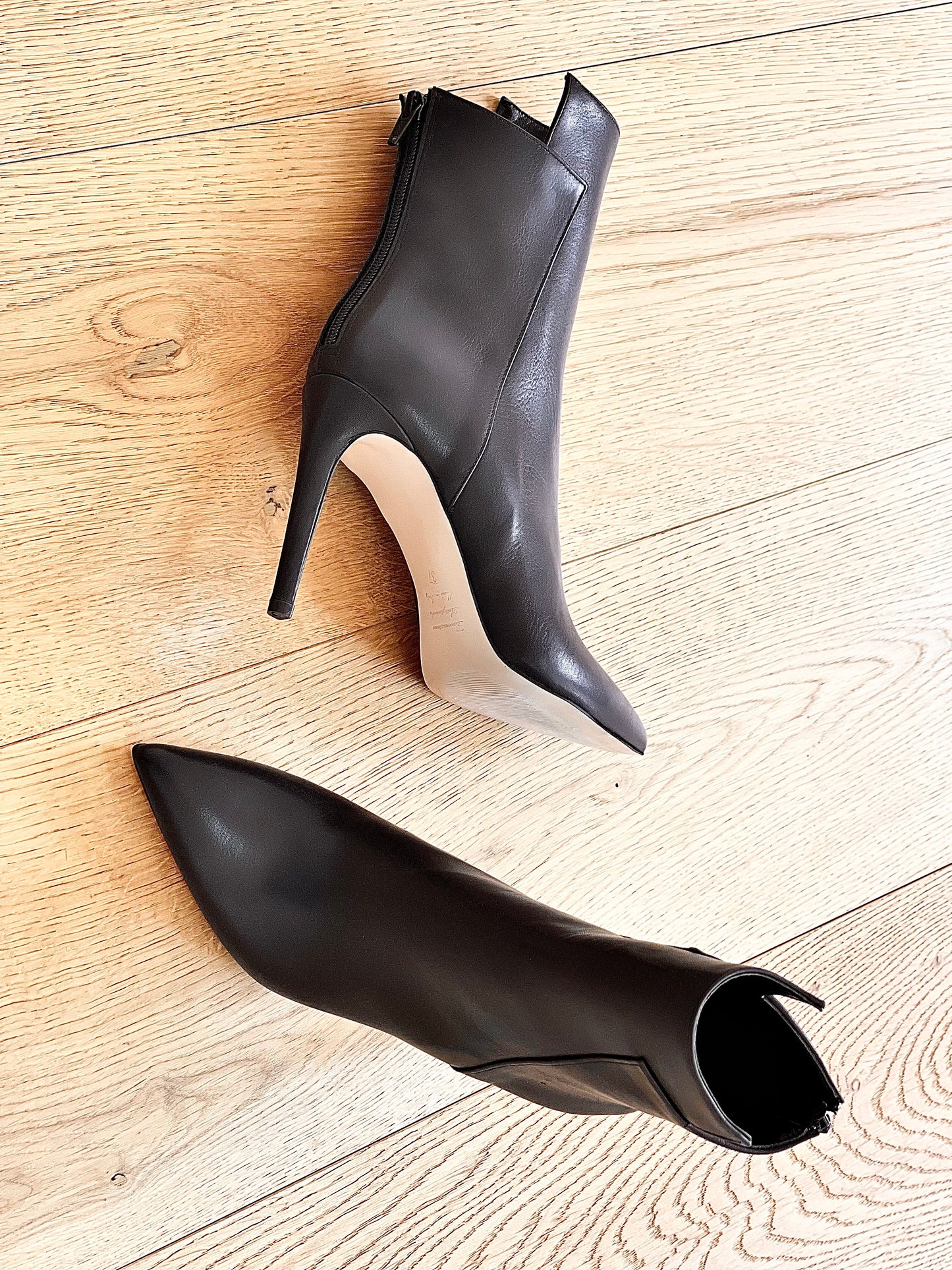 LEVEL BLACK LEATHER