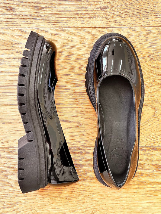 AMBER BLACK PATENT LEATHER