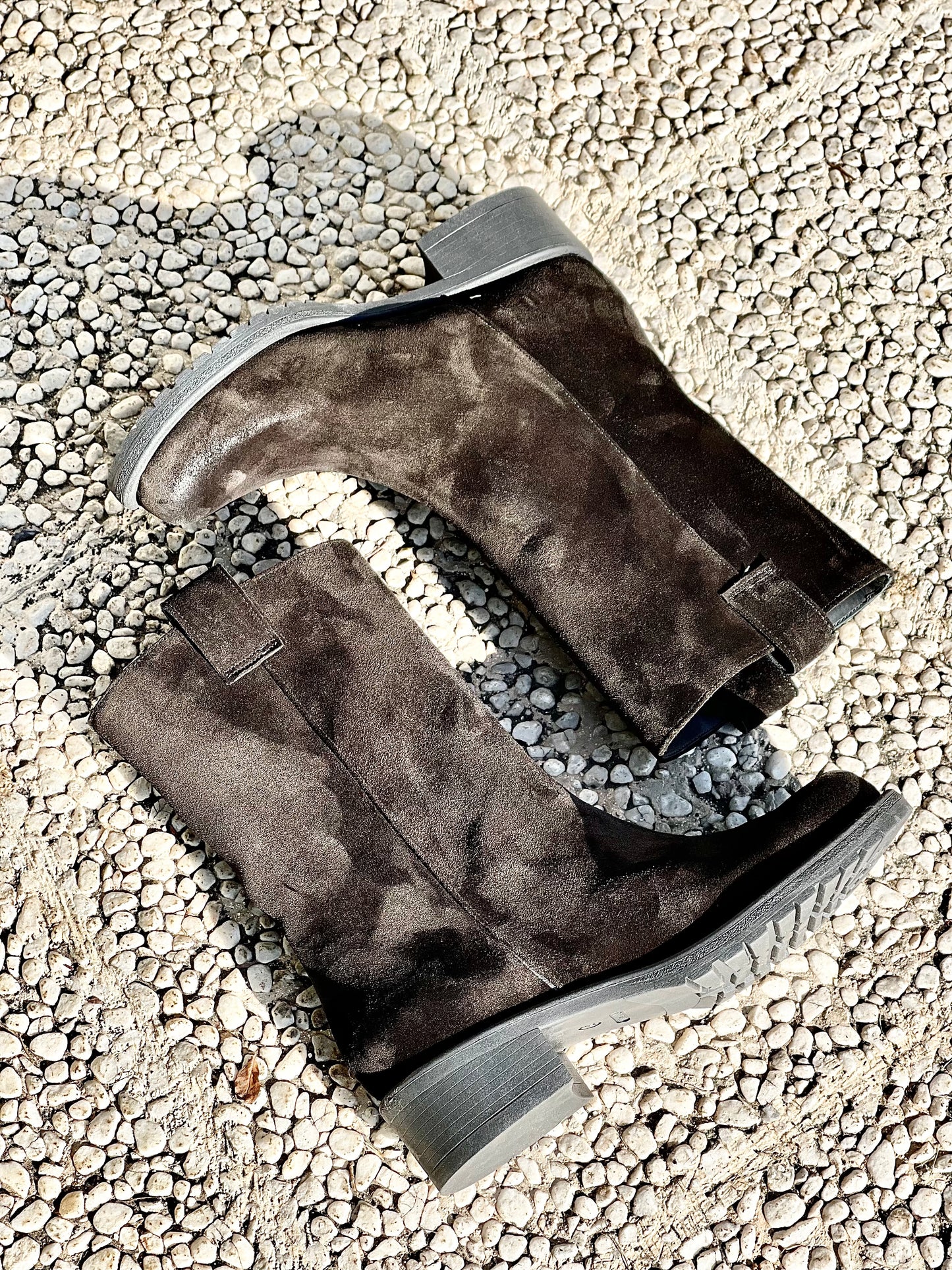 ATLAS BLACK SUEDE