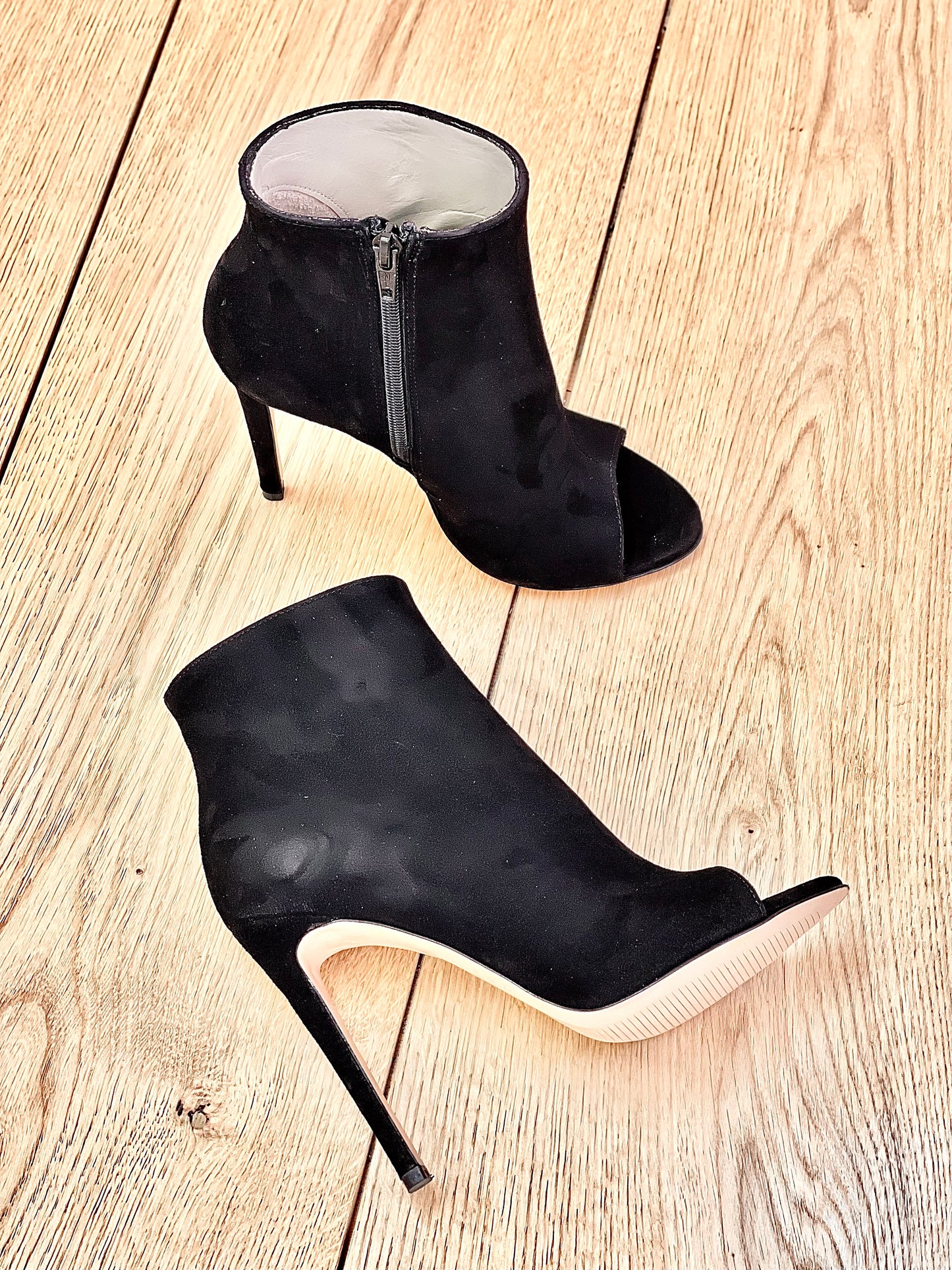 PARIS BLACK SUEDE