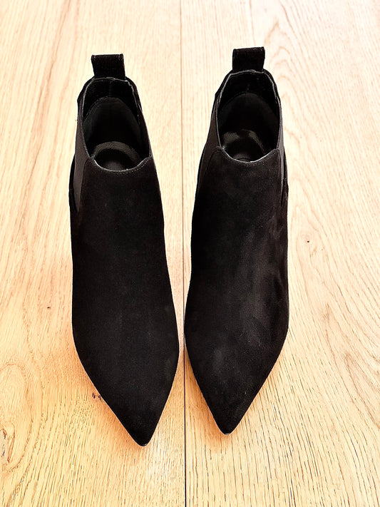DEREK BLACK SUEDE