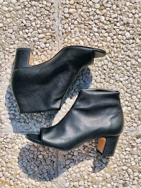 MALAK BLACK