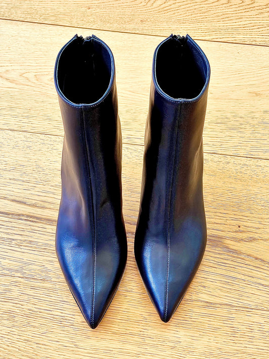 IRIS BLUE LEATHER