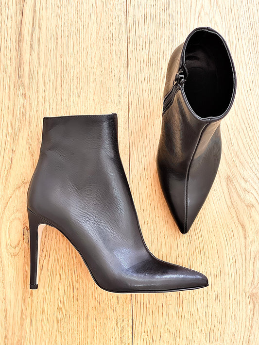 BORN BLACK LEATHER