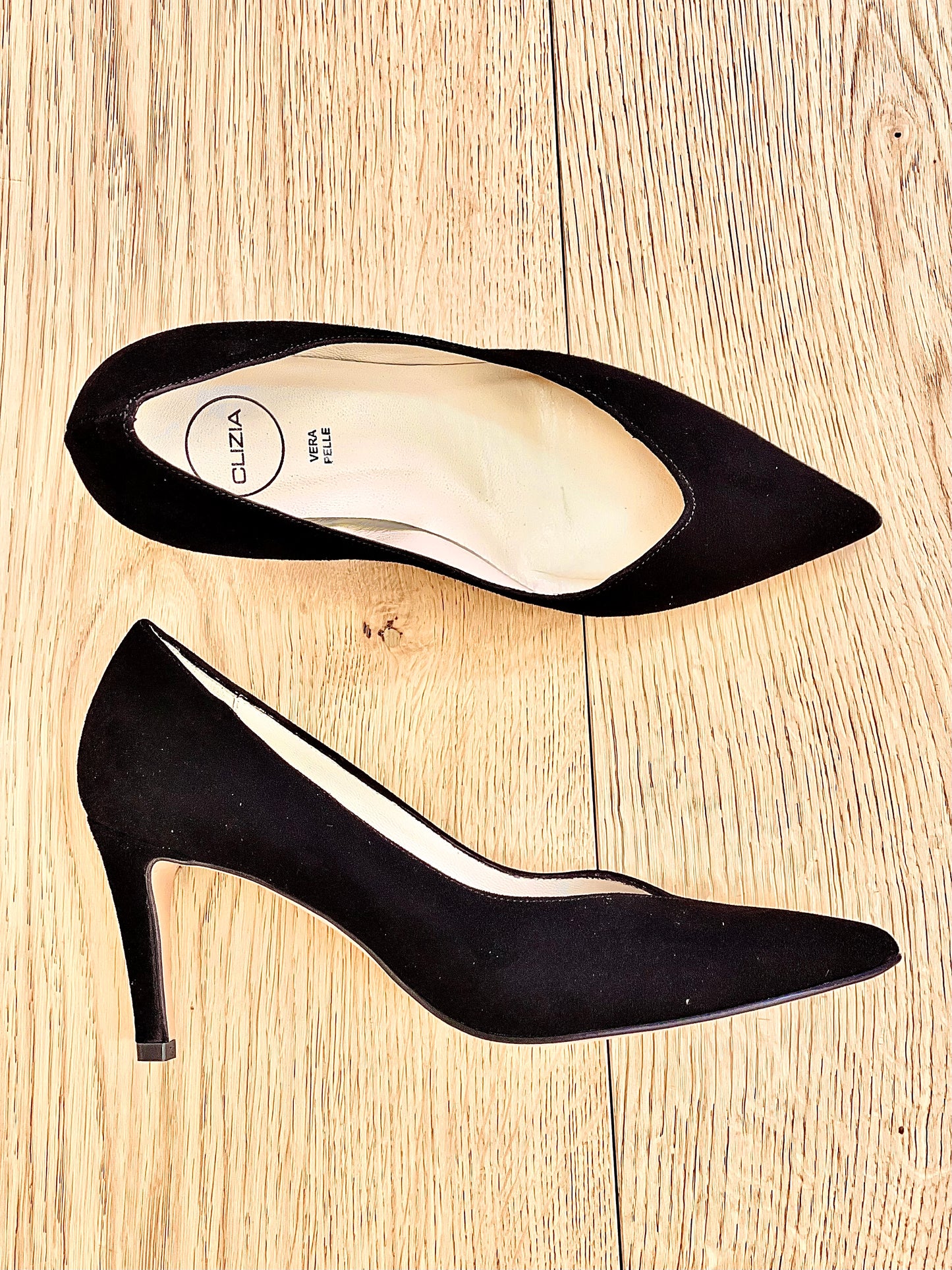 ASHLEY BLACK SUEDE