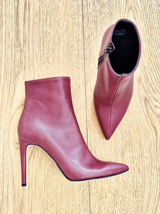 BORN BURGUNDY LEATHER