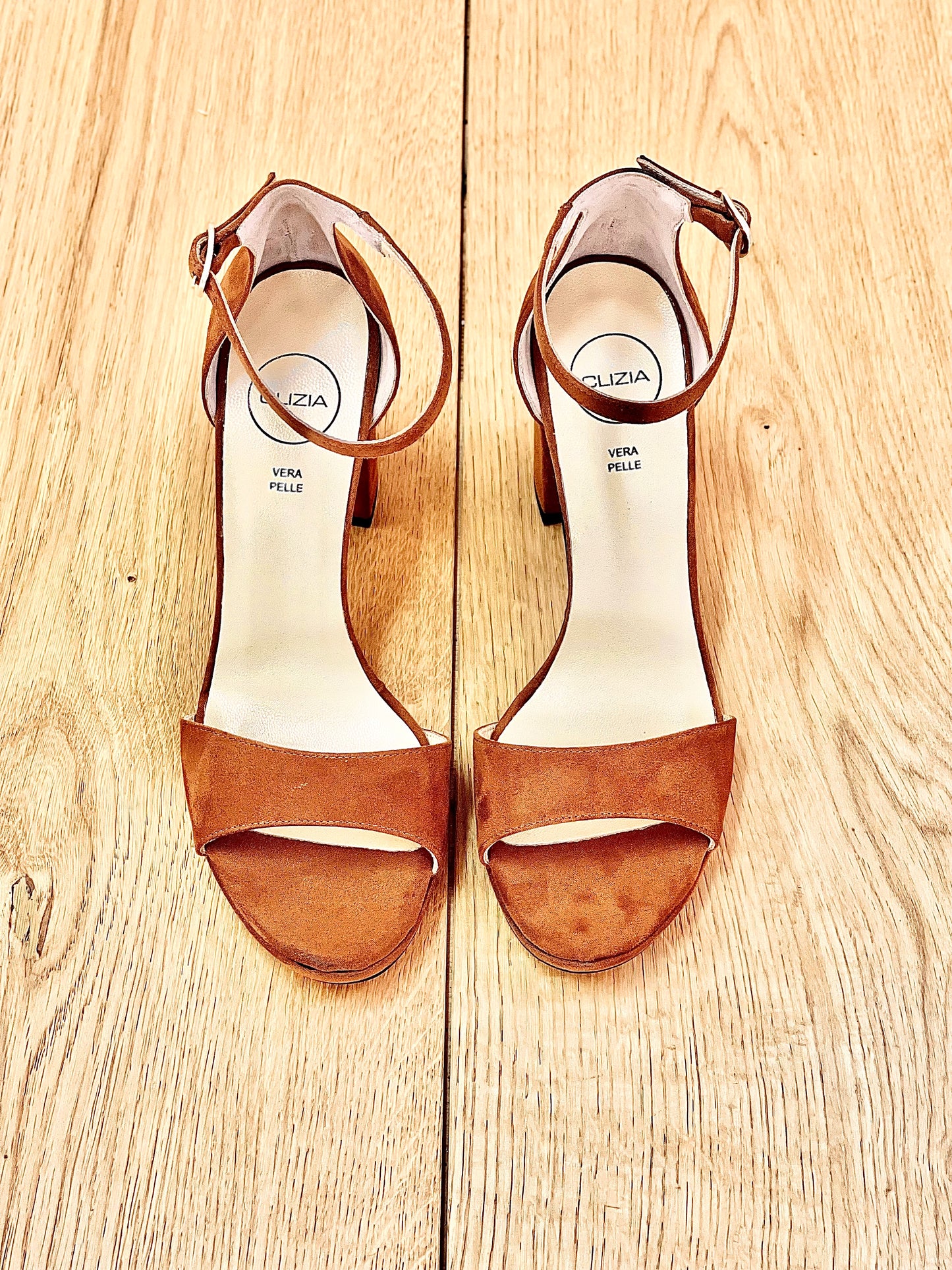 MARA SUEDE LEATHER