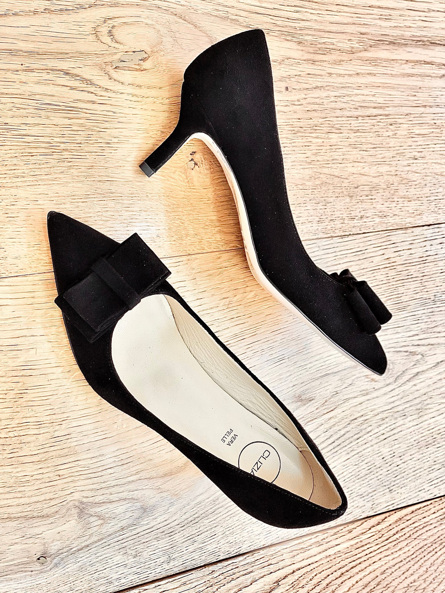 BLACK SUEDE MARTA