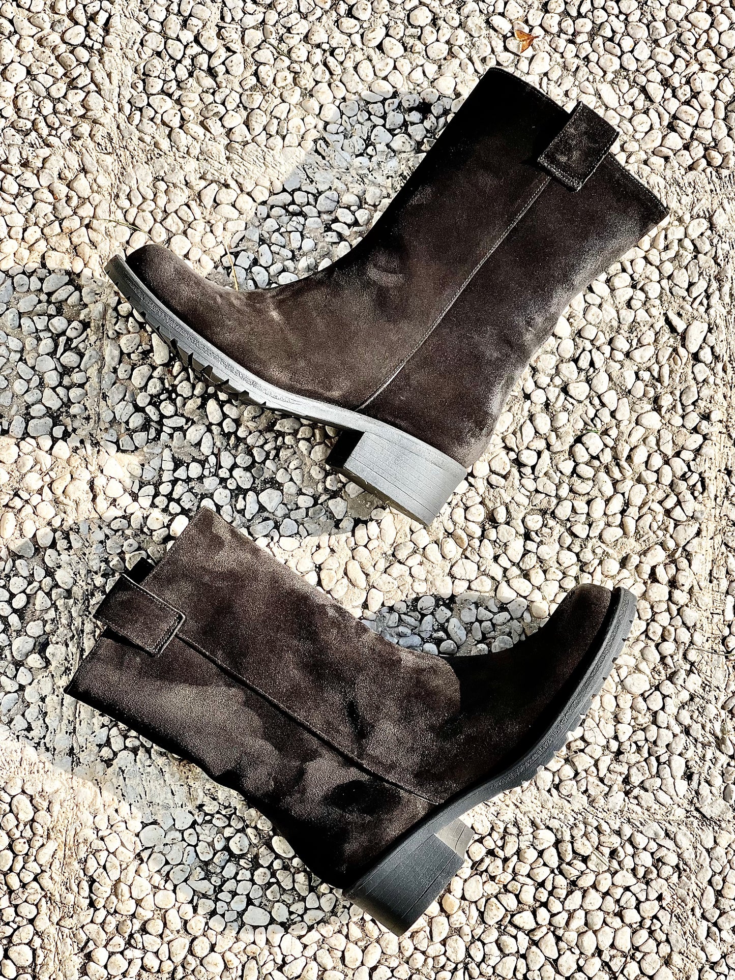 ATLAS BLACK SUEDE