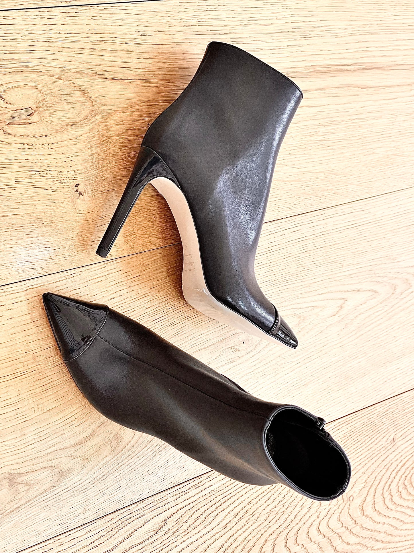 MAGDA LEATHER BLACK