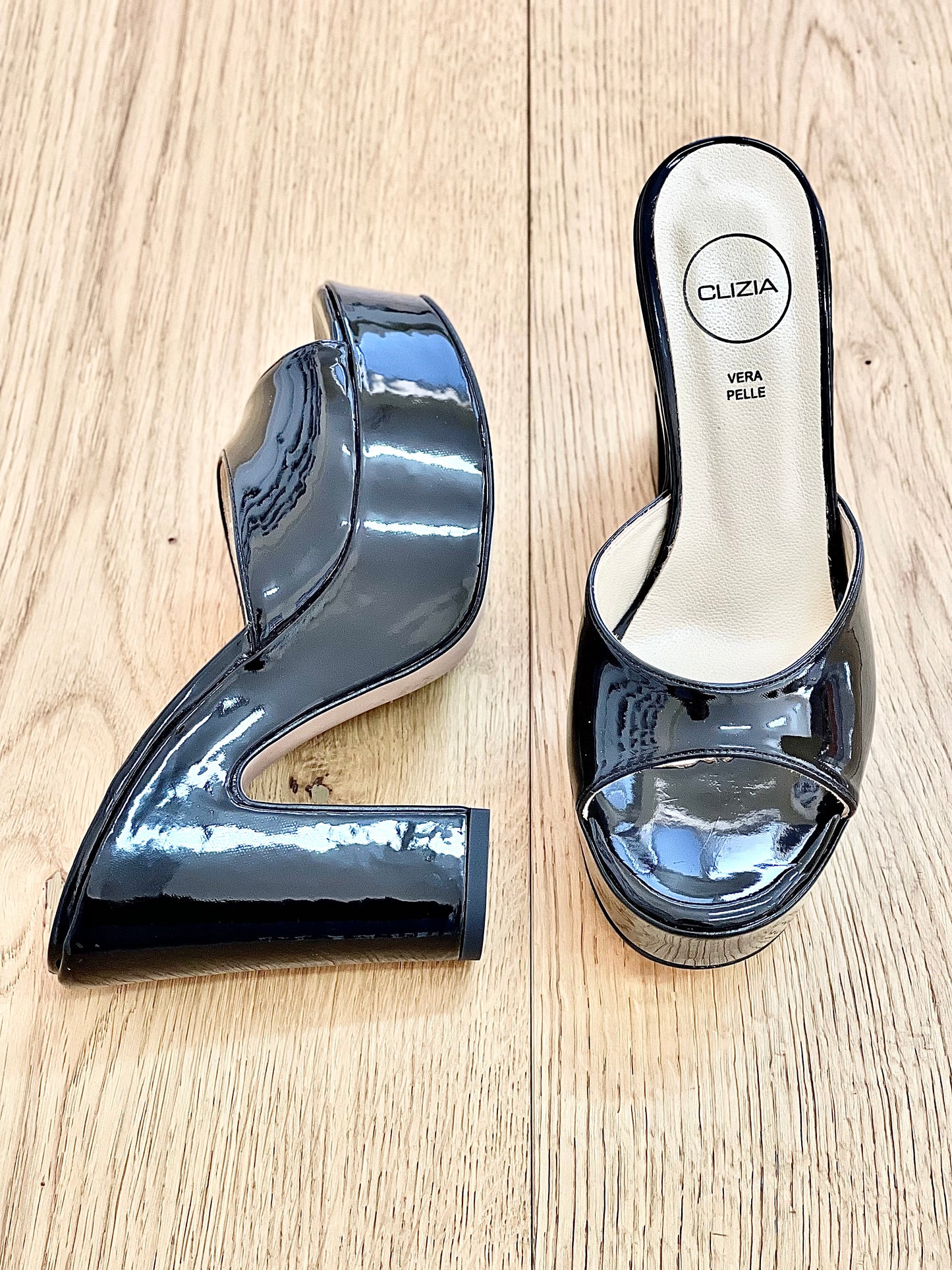 LIPSEY BLACK PATENT LEATHER