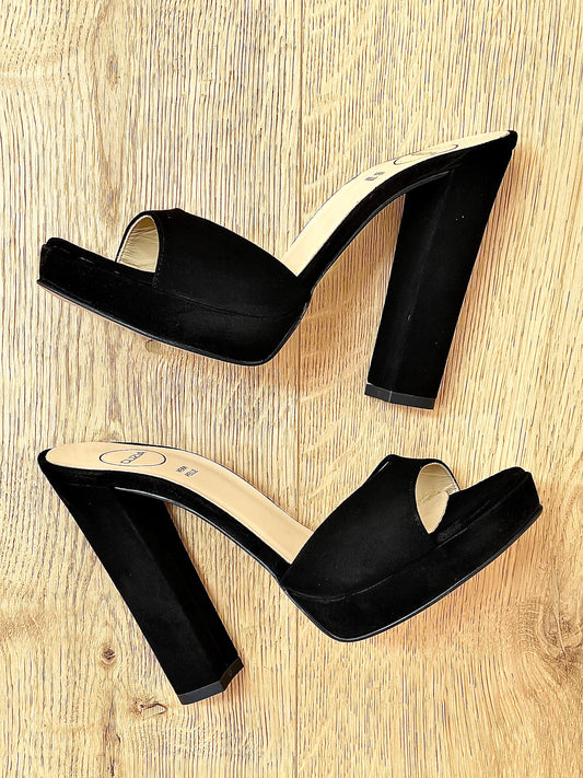 OSCAR BLACK SUEDE