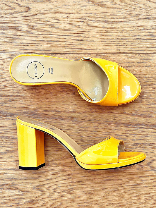 RAQUEL YELLOW PAINT