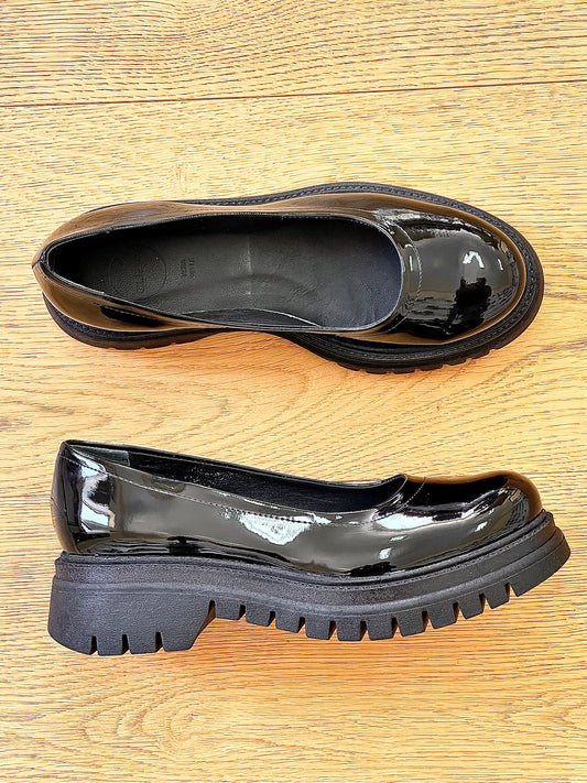 AMBER BLACK PATENT LEATHER