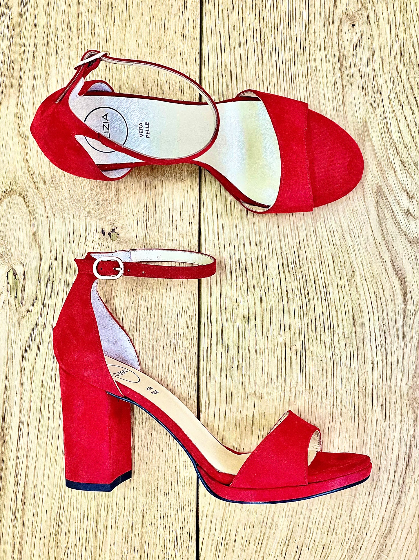 RED SUEDE MARA