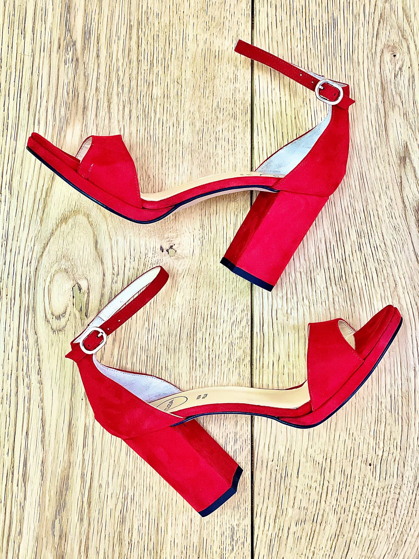 RED SUEDE MARA