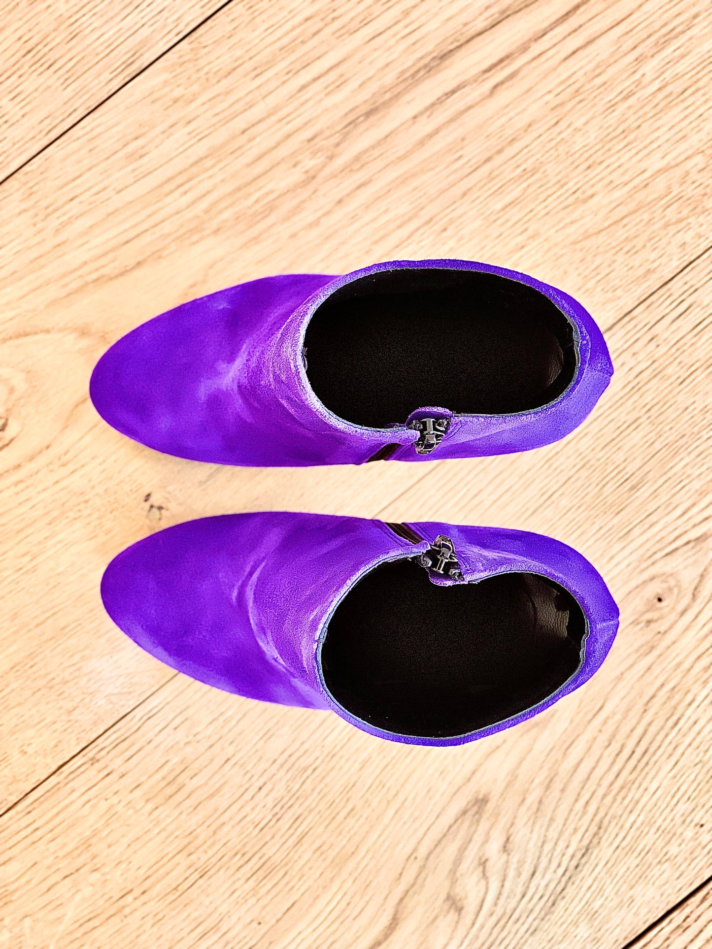 PURPLE SUEDE LOREN