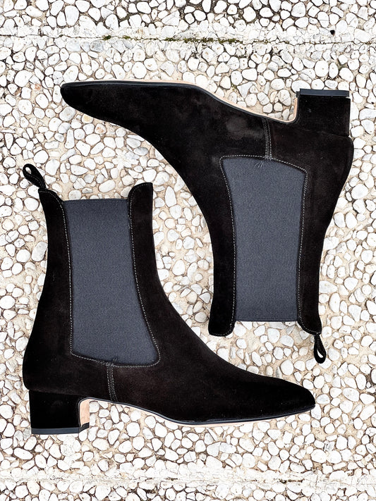 URBAN BLACK SUEDE
