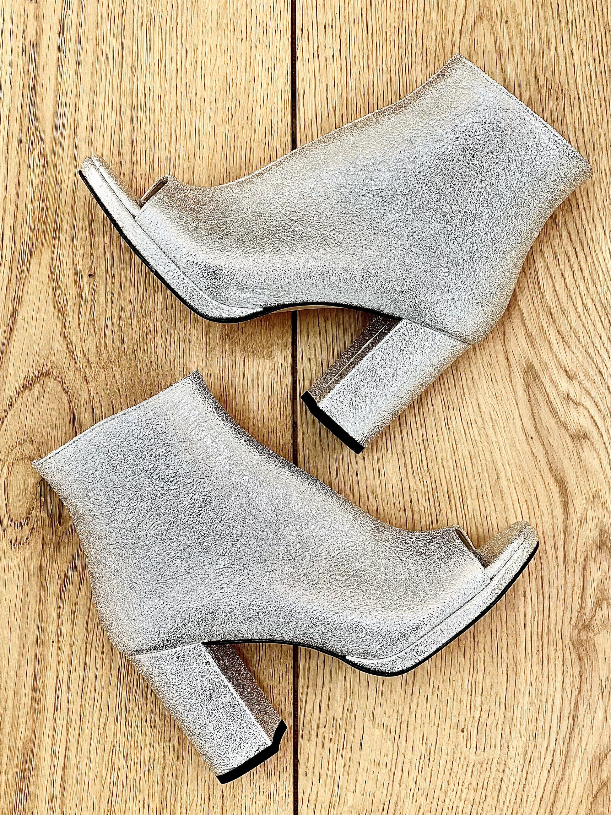 AMAZON SILVER cliziashoes