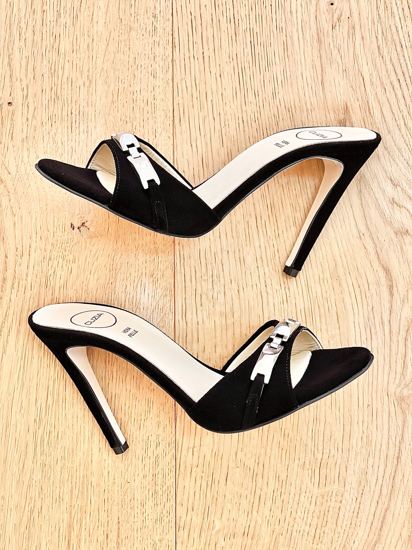 VELIKA BLACK SUEDE