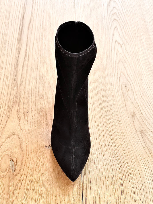 BLACK SUEDE ROKU