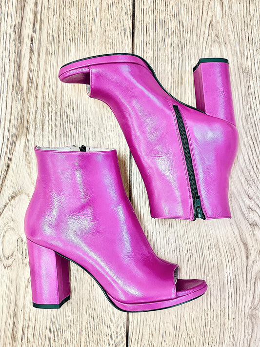 AMAZON LEATHER FUCHSIA
