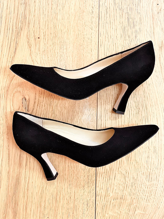 BLACK SUEDE JOAN