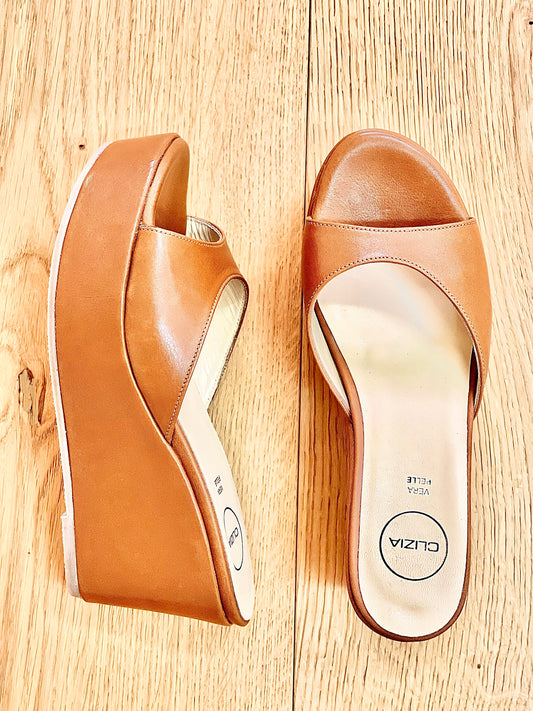 VENUS COGNAC LEATHER