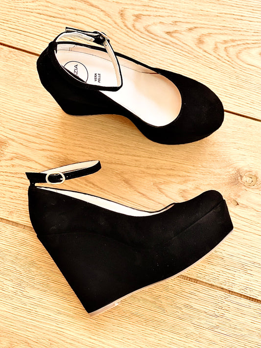 MONIQUE BLACK SUEDE