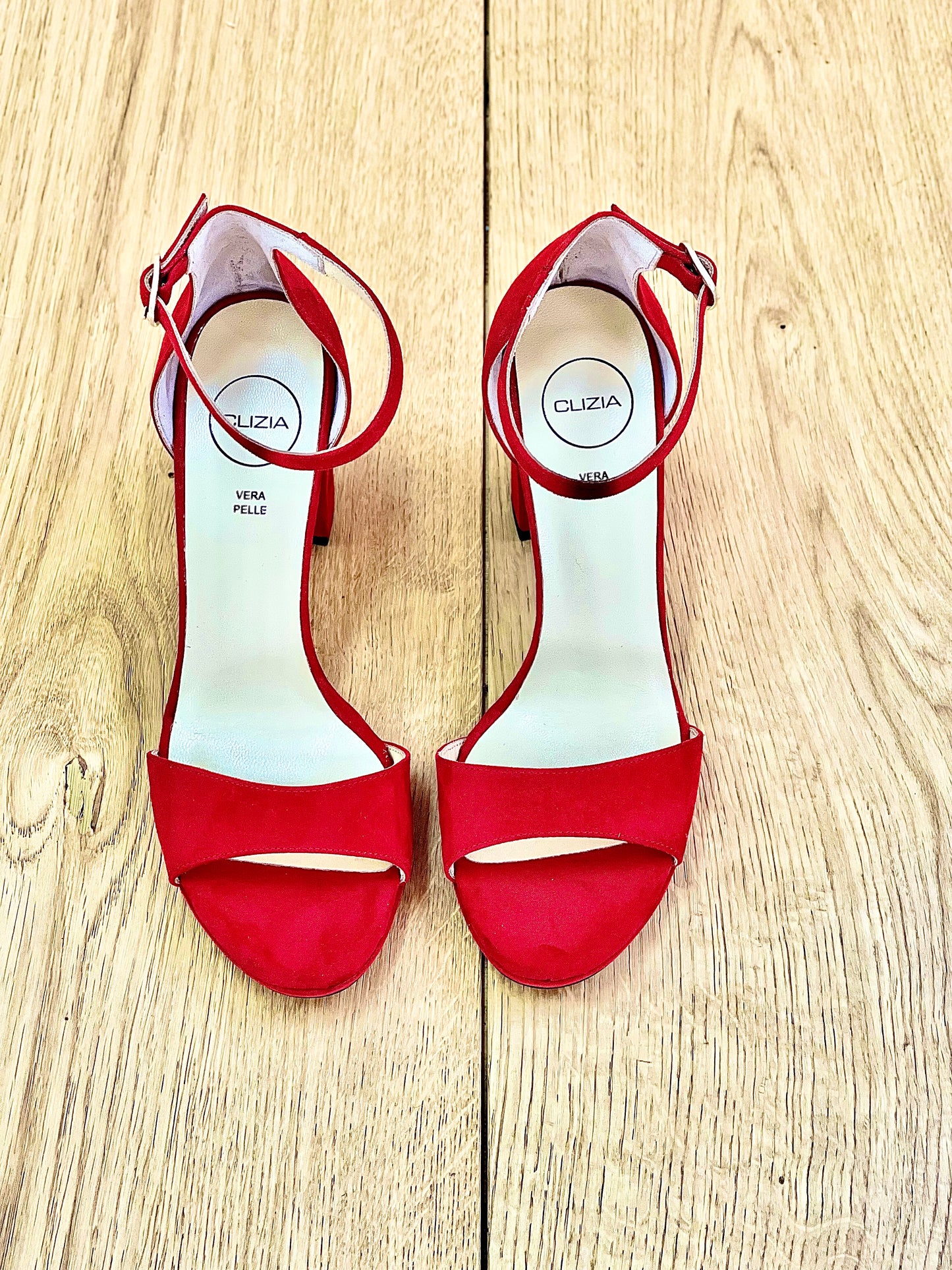 RED SUEDE MARA